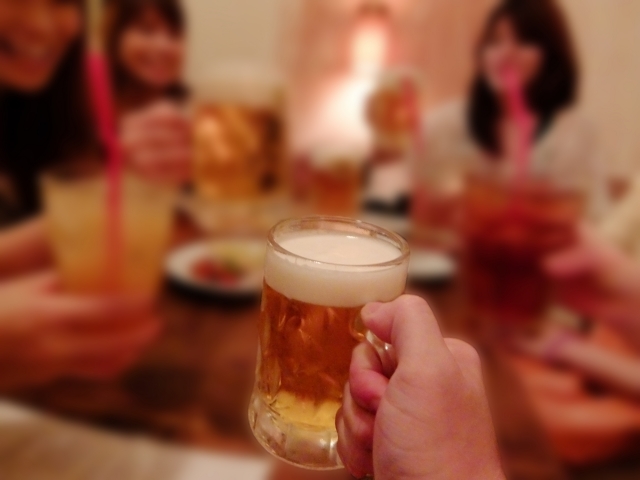 職場の飲み会のイメージ